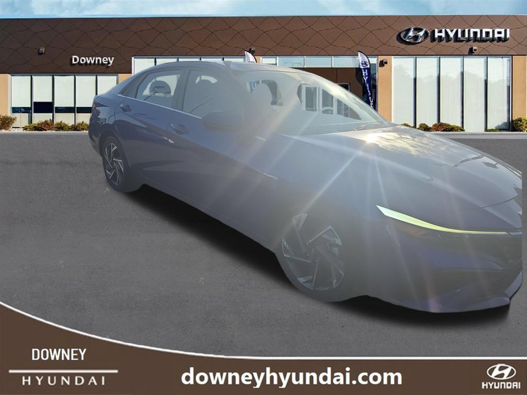 Used 2025 Hyundai Elantra SEL FWD image 7