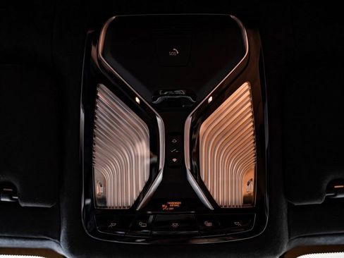 Certified 2022 BMW ALPINA B7 xDrive w/ Luxury Rear Seating Package image 43