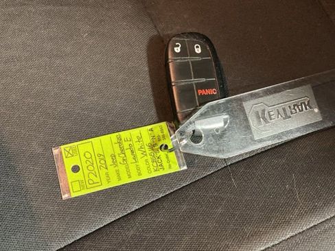 Used 2019 Jeep Grand Cherokee Laredo AWD/4WD image 19