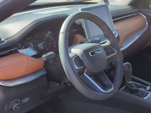 Used 2024 Jeep Compass Limited AWD/4WD image 10