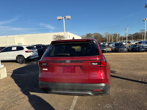 Used 2025 Toyota Grand Highlander FWD image 6