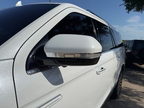 Used 2020 Lincoln Navigator L Reserve w/ Equipment Group 208A Reserve AWD/4WD image 10