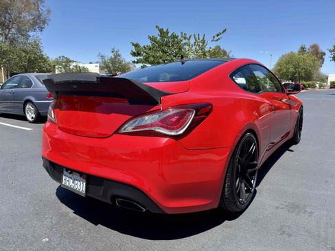 Used 2010 Hyundai Genesis 2.0T RWD image 7