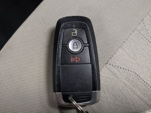 Used 2018 Ford EcoSport SE image 32