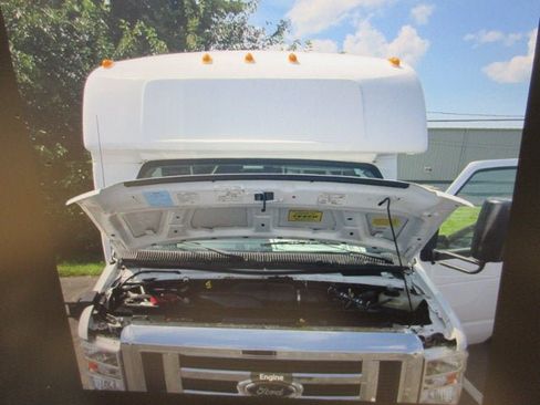 Used 2019 Ford E-450 and Econoline 450 Super Duty w/ Shuttle Bus Prep Package RWD image 13