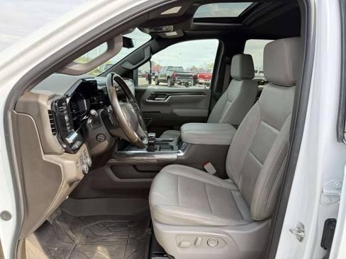 Used 2025 Chevrolet Silverado 1500 LTZ w/ LTZ Premium Package AWD/4WD image 12