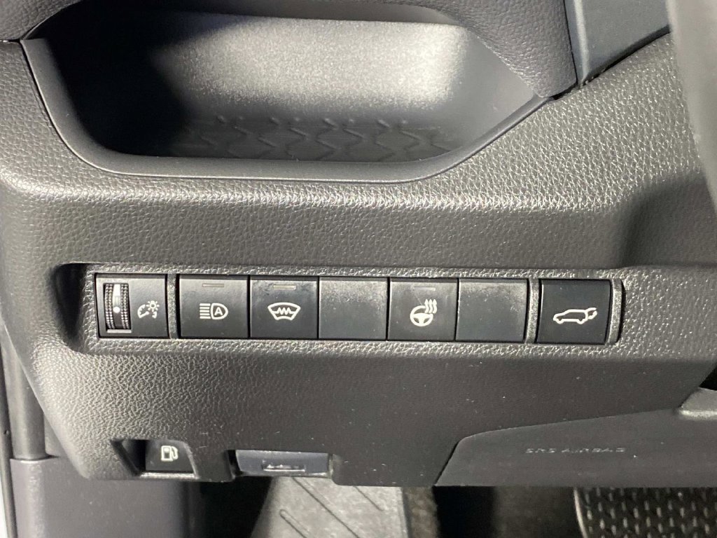 Used 2023 Toyota RAV4 XLE w/ Convenience Package AWD/4WD image 17