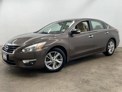 Used 2015 Nissan Altima 2.5 SV w/ Convenience Package