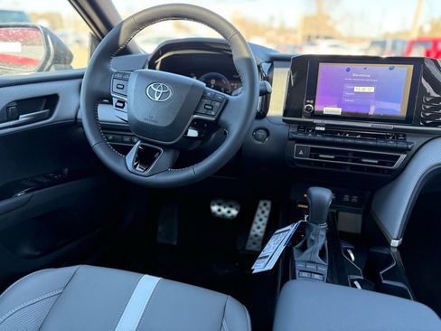 New 2026 Toyota Camry Hybrid image 22