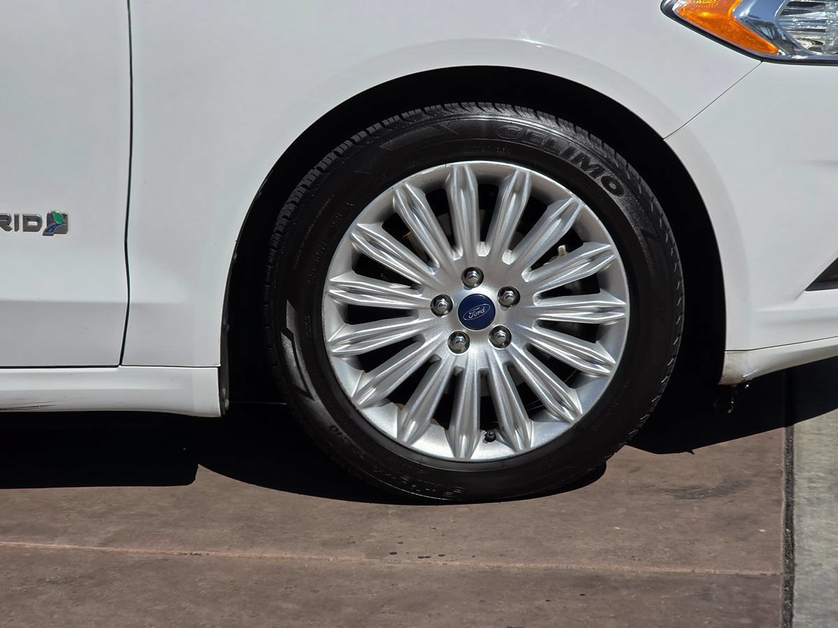 Used 2015 Ford Fusion SE FWD image 14