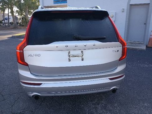 Used 2019 Volvo XC90 T5 Momentum w/ Multimedia Package AWD/4WD image 4