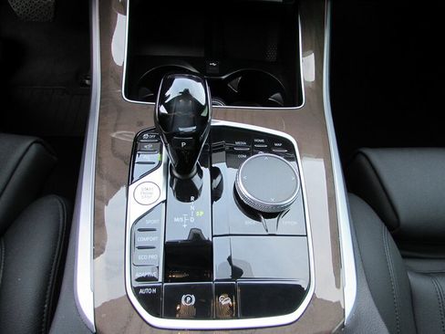 Used 2021 BMW X5 xDrive40i w/ Convenience Package AWD/4WD image 19