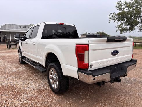 Used 2019 Ford F250 Lariat w/ Lariat Ultimate Package AWD/4WD image 3
