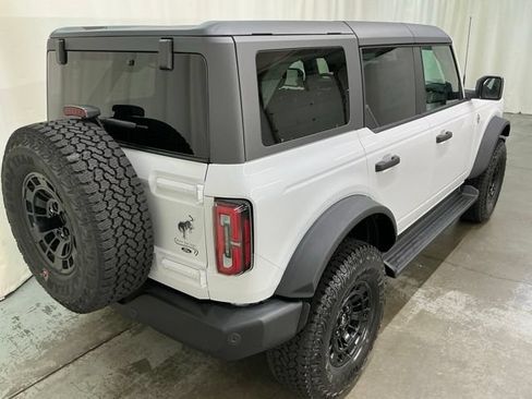 New 2026 Ford Bronco Outer Banks w/ Sasquatch Package AWD/4WD image 3