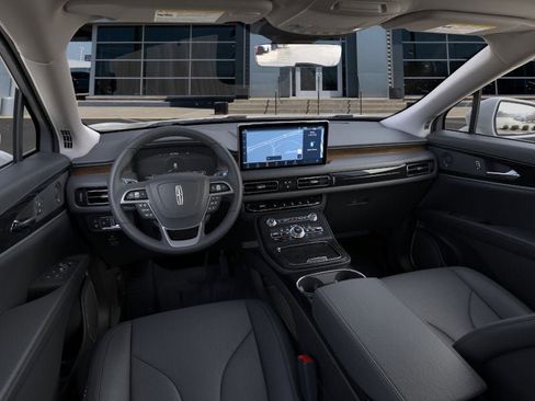 New 2022 Lincoln Nautilus Reserve image 9