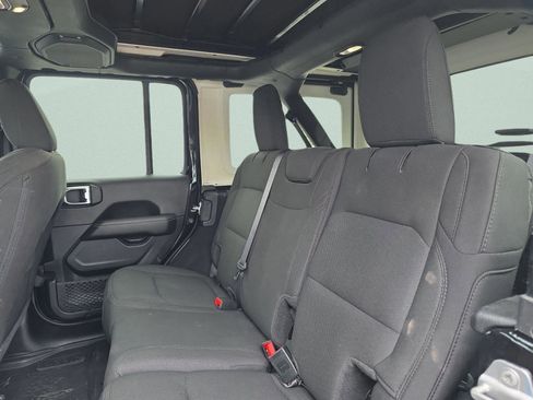 Used 2023 Jeep Wrangler Sahara image 16