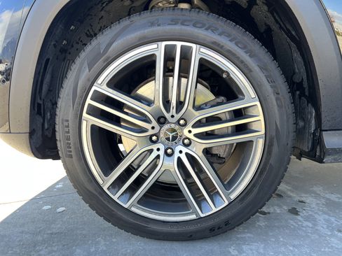 Certified 2025 Mercedes-Benz GLS 450 4MATIC image 10