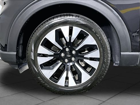 Used 2025 Ford Explorer Platinum w/ LUX Leather Package AWD/4WD image 10