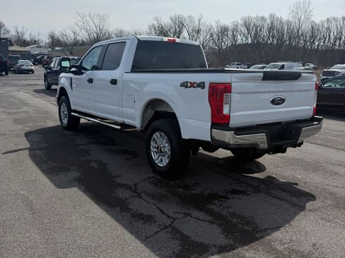 Used 2017 Ford F250 XLT image 4