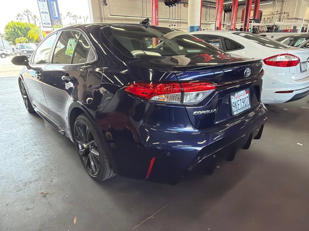 Used 2024 Toyota Corolla SE w/ SE Premium Package FWD image 4