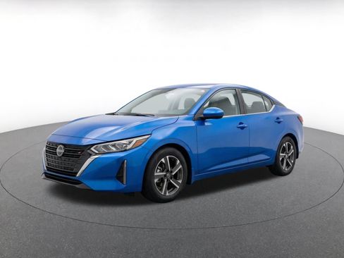Used 2025 Nissan Sentra SV FWD image 3