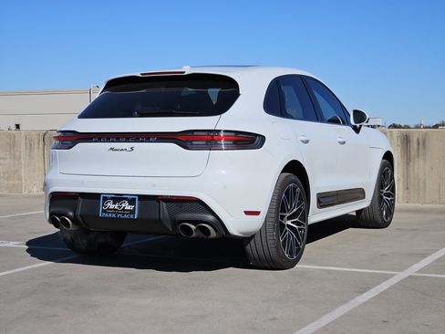 Certified 2023 Porsche Macan S image 8