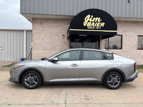 Used 2025 Kia K4 FWD image 2
