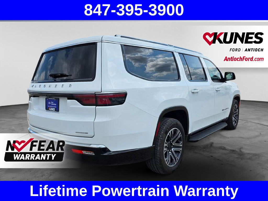 Used 2024 Jeep Wagoneer L Series II AWD/4WD image 10