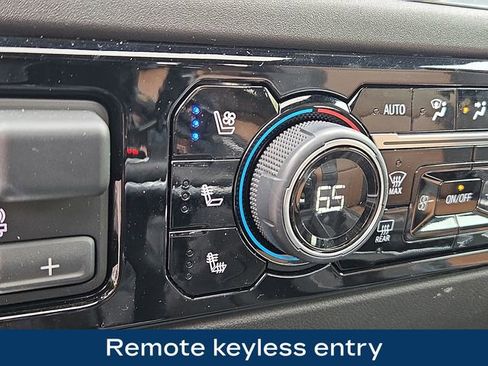 Used 2025 Chevrolet Silverado 1500 High Country w/ Technology Package AWD/4WD image 20