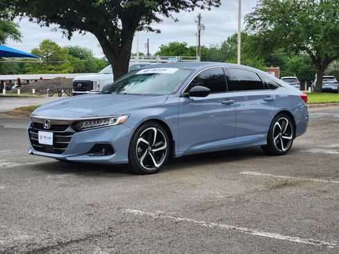 Used 2021 Honda Accord Sport image 2