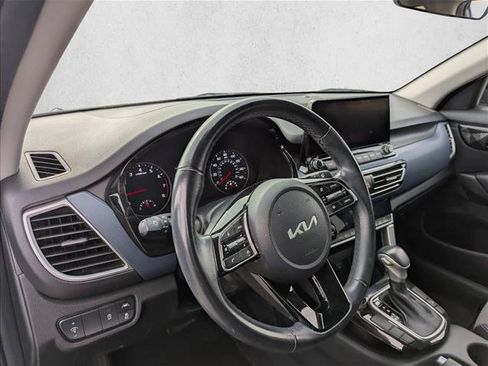 Used 2023 Kia Seltos S w/ Navigation Package FWD image 12