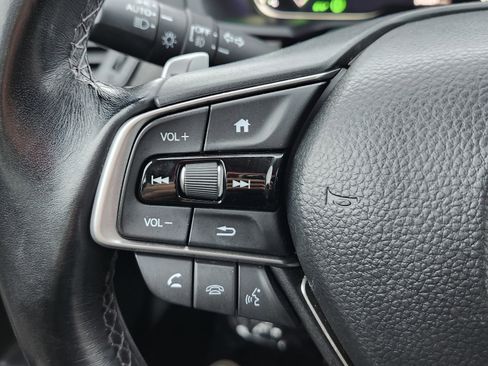 Used 2020 Honda Accord Touring image 39
