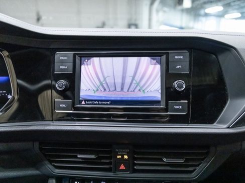 Used 2024 Volkswagen Jetta SE w/ Panoramic Sunroof Package image 23