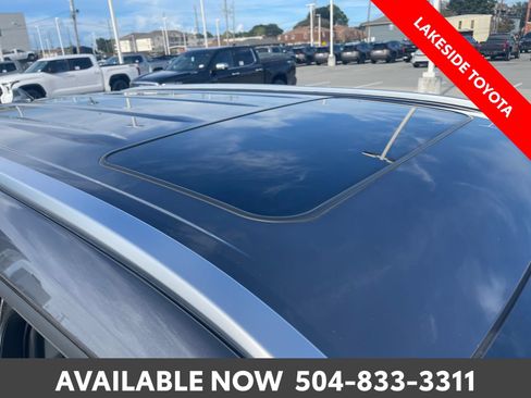 Used 2023 Toyota Highlander Limited FWD image 9