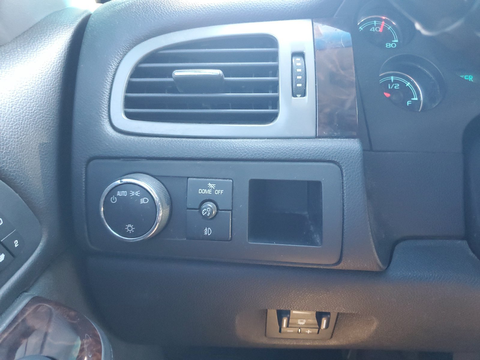 Used 2012 GMC Yukon XL Denali AWD/4WD image 23