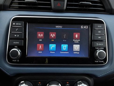 Used 2025 Nissan Versa SV FWD image 25