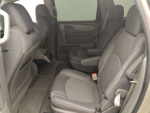 Used 2016 Chevrolet Traverse LT FWD image 18