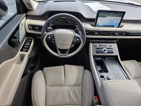 Used 2020 Lincoln Aviator Reserve w/ Equipment Group 202A image 6