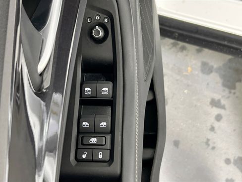 Used 2023 Jeep Grand Cherokee Laredo w/ Luxury Tech Group I image 17