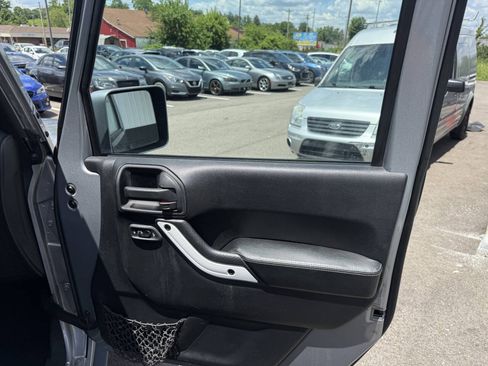 Used 2014 Jeep Wrangler Unlimited Sahara AWD/4WD image 13