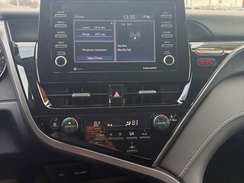 Used 2024 Toyota Camry SE w/ Cold Weather Package image 13