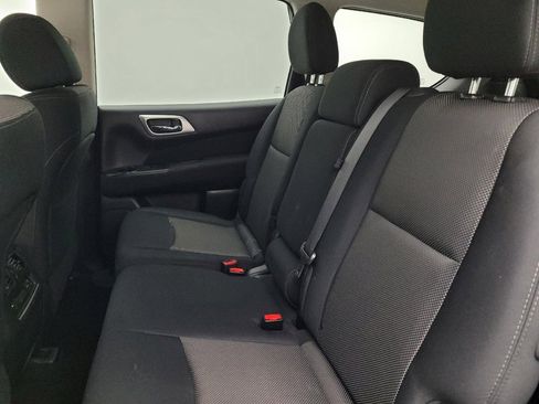 Used 2017 Nissan Pathfinder SV image 18