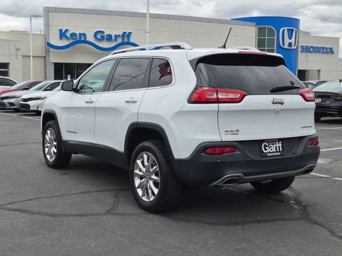 Used 2015 Jeep Cherokee Limited w/ Luxury Group AWD/4WD image 8