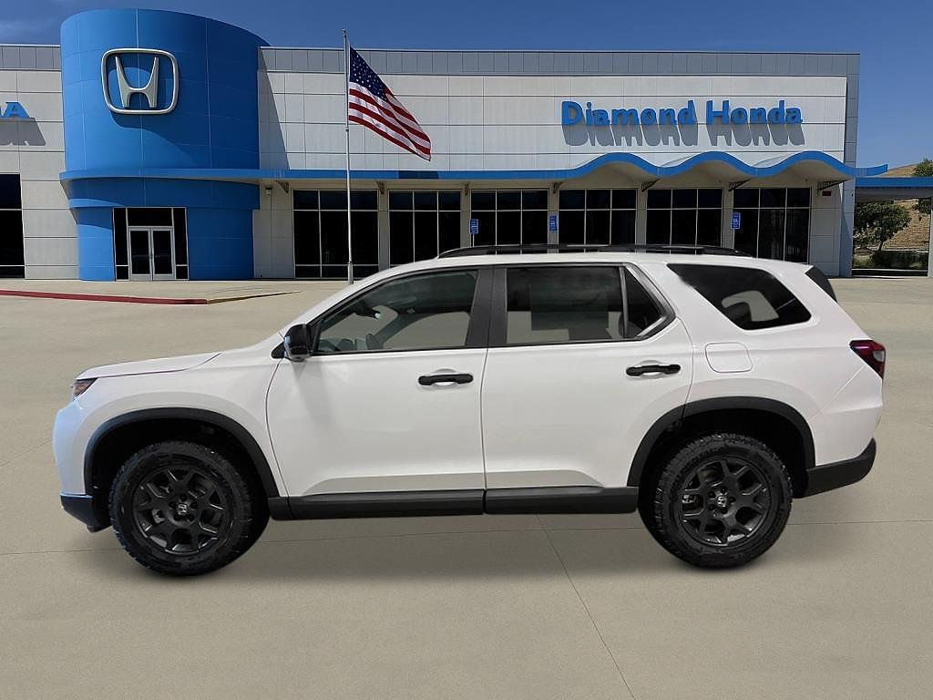 New 2026 Honda Pilot TrailSport image 2