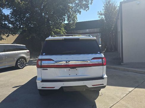 Used 2020 Lincoln Navigator Reserve w/ Equipment Group 208A Reserve AWD/4WD image 3