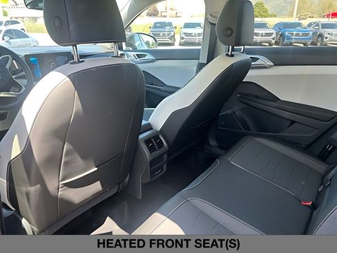 New 2026 Volkswagen Taos SE AWD/4WD image 16