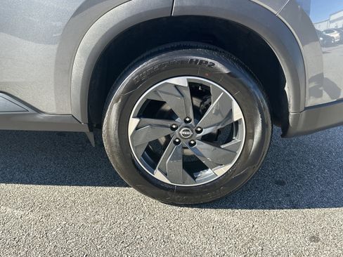 Used 2024 Nissan Rogue SV image 21