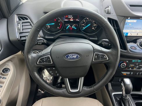 Used 2018 Ford Escape Titanium w/ Ford Safe & Smart Package image 27