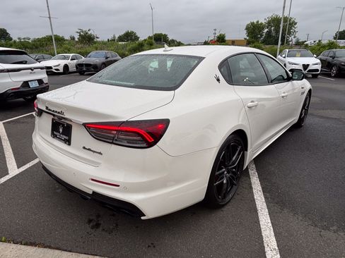 Used 2022 Maserati Quattroporte Modena RWD image 7
