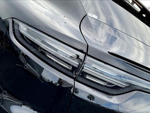 Used 2023 Porsche Cayenne Coupe image 30